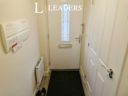3 bedroom semi-detached house to rent - Photo 3