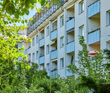 3-Zimmer Wohnung mit Balkon in grüner Umgebung - Photo 1