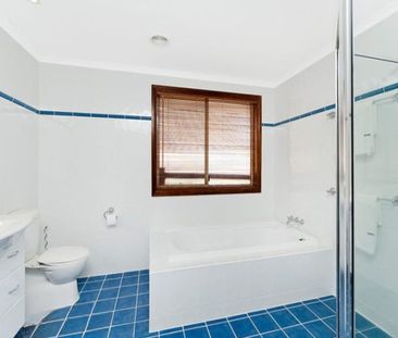 8 Morrison Place, Karabar NSW 2620 - House For Rent | Domain - Photo 6