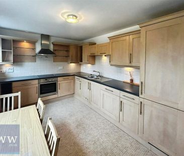 2 bedroom flat to rent - Photo 4