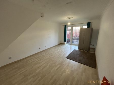 2 bedroom terraced house to rent - Photo 4