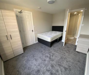 5 bedroom private hall to rent - Photo 4