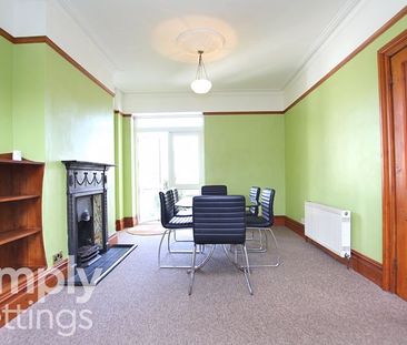 3 Bed property for rent - Photo 3