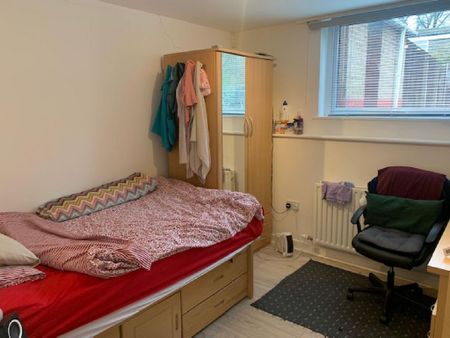 5 bedroom house to rent - Photo 4