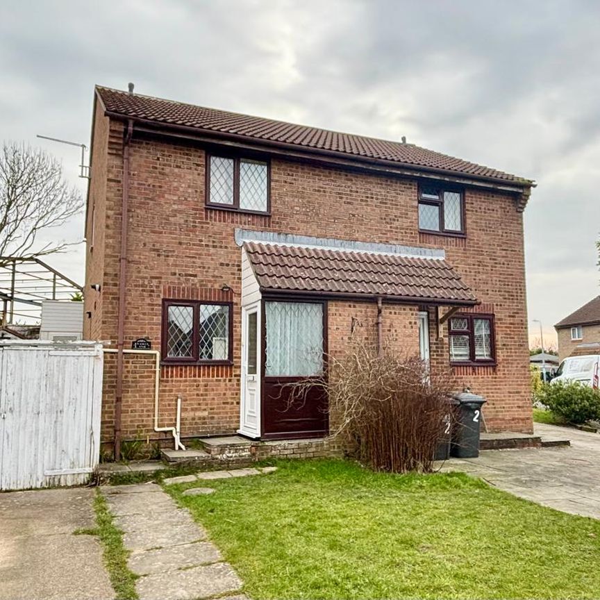 Bramley Road, Polegate - Two-bedroom Semi-detached house - Photo 1