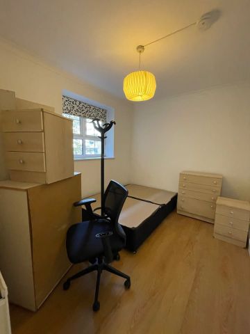 4 Bed Flat, Corbin House, E3 - Photo 5