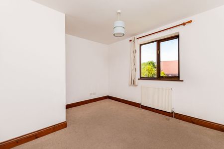 Station Road, CM24, Stansted - Photo 4