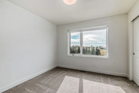 8506 21 Avenue Southeast, Calgary, AB, Canada - Photo 4