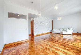 Apartamento T3 em Lisboa