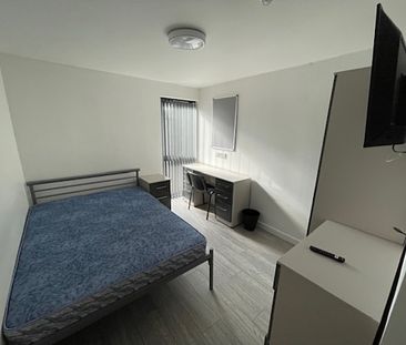 1 Bed Student Accommodation - Photo 2