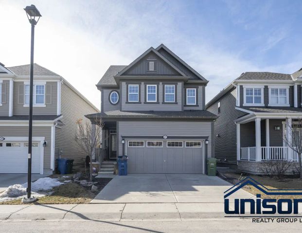 UNISON 3 BEDROOM SINGLE FAMILY HOME IN WINDSONG - AIRDRIE — 3 Bedrooms House - Photo 1