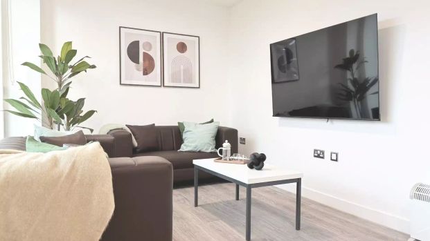Classic 6 Bed Upper Floor - Ensuite - Photo 1