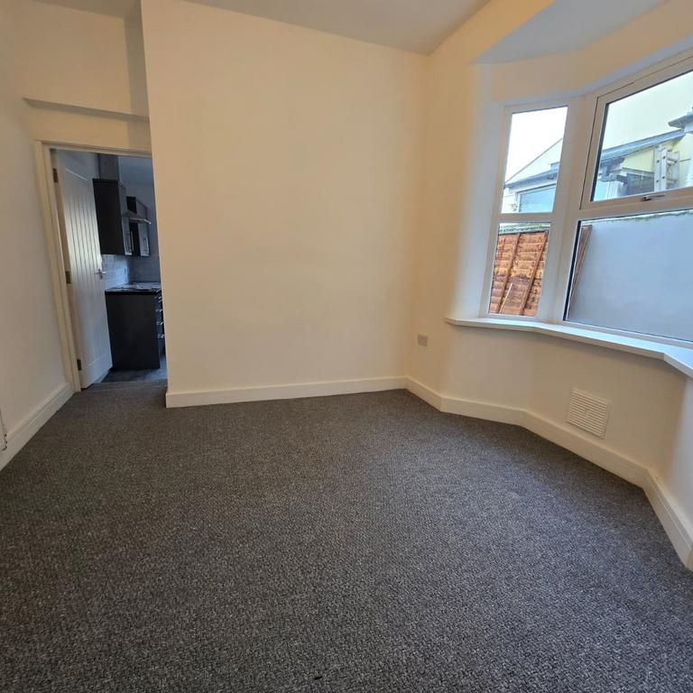 1 bedroom in a house share to rent - Photo 1