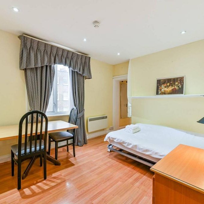 Studio to rent - Photo 1