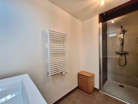 Location Appartement 2 pièces 43m² ST PIERRE EN FAUCIGNY 74800 - Photo 5