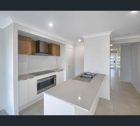 67 Salonika Cct, Bushland Beach, Qld 4818 - Photo 5