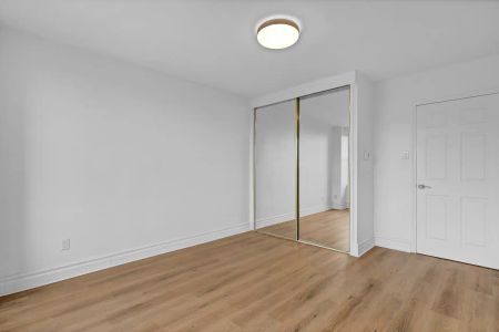 Westmount Place — 2 Bedrooms Unit - Photo 2