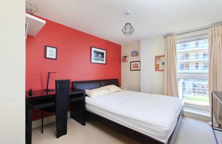 5 Bed Flat, Bluewater House, SW18 - Photo 4