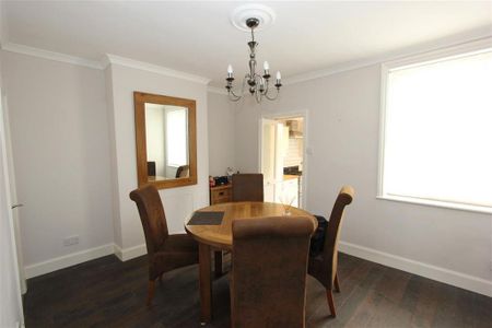 2 bedroom semi-detached house to rent - Photo 2