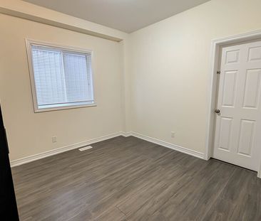 **ALL UTILITIES INCLUDED** Student Room For Rent in St. Catharines!! - Photo 6