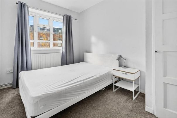 3 bedroom flat to rent - Photo 1