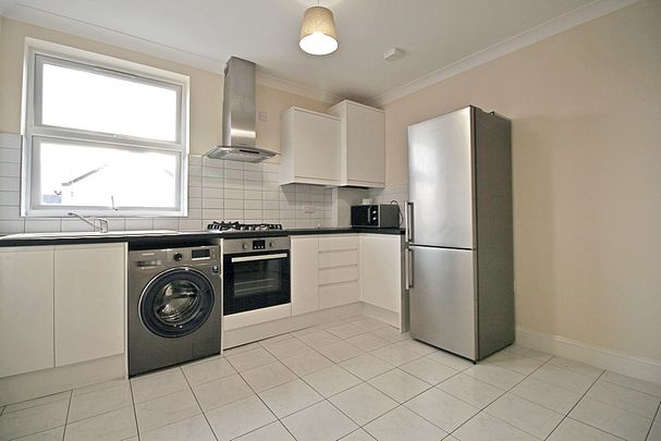 High Street, TW3, Hounslow - Photo 1