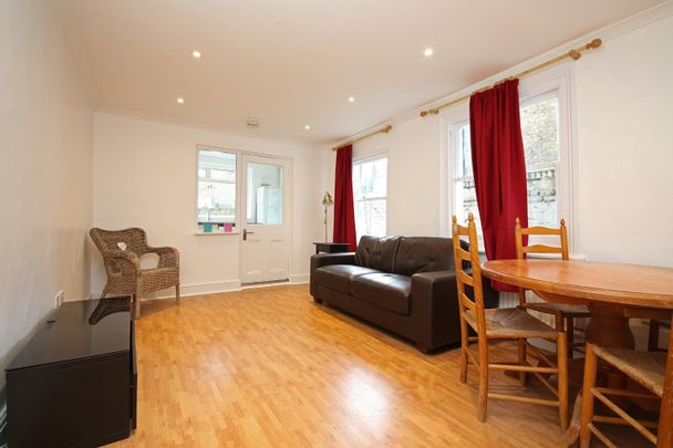2 Bed Flat, Mayflower Road, SW9 - Photo 1