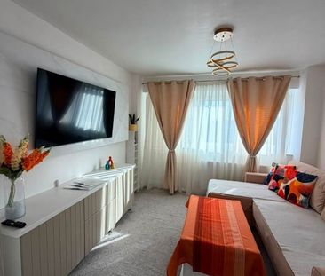 1 Bed Flat, Lampeter Square, W6 - Photo 1