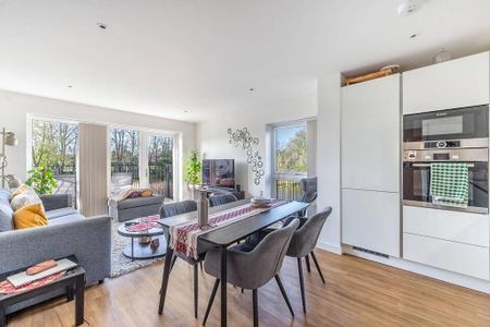 3 bedroom flat to rent - Photo 2