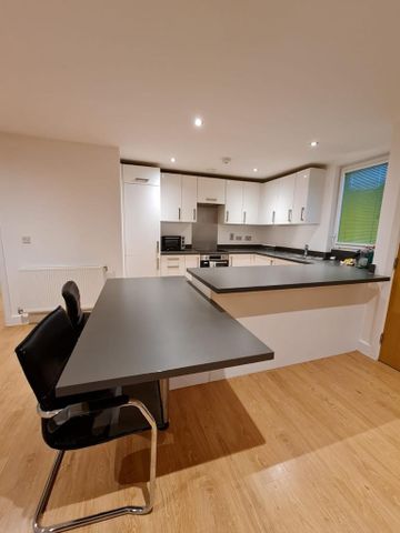 Duke Court, Greater London, TW3 - Photo 4