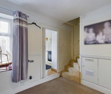 2 bedroom terraced house to rent - Photo 2