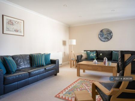 2 bedroom flat to rent - Photo 3
