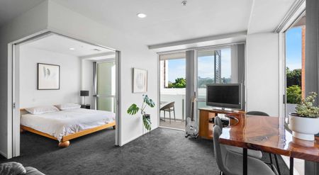 City living! - Photo 2