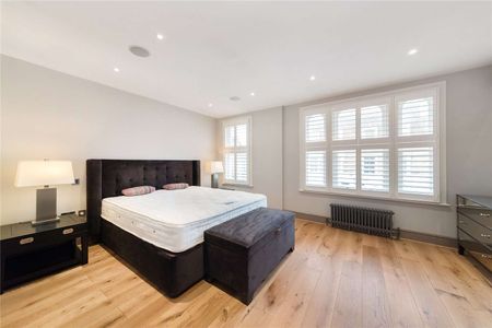 Stylish three bedroom townhouse in a central Fulham location - Photo 5