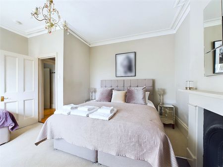 The Barons, St Margarets - 1 bedroomProperty for lettings - Chasebuchanan - Photo 4