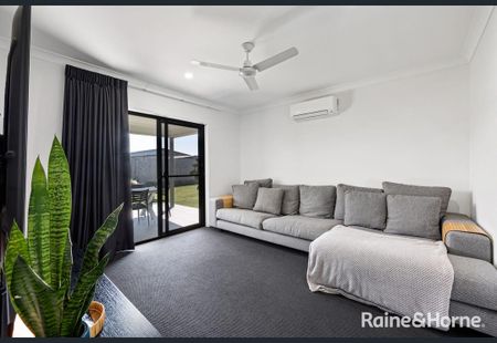 Contemporary Design with plenty of space! - Photo 2