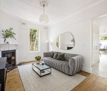 Two-bedroom semi in prime village location - Photo 4