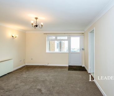 2 bedroom apartment to rent Sea Front, Hayling Island, Hampshire, PO11 - Photo 3