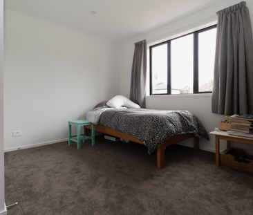 Newly Built Family Home - Photo 2