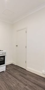 Freshly Painted Studio Apartment - Unfurnished. - Photo 4