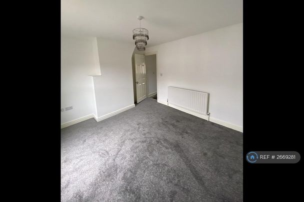 2 bedroom terraced house to rent - Photo 1