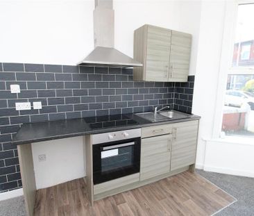 Ground floor flat to rent - Photo 1