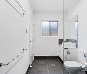 TWO Exclusive-use rooms - Modern Fully Furnished Shared Home in Gre... - Photo 6