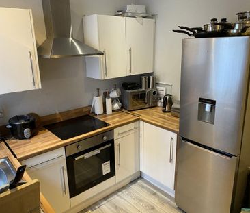 1 bedroom in a house share to rent - Photo 4