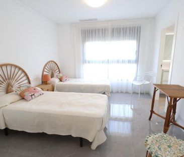 Villa de Lujo en Primera Línea de Playa en Cala Capitán - Photo 5