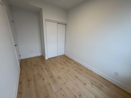 For Lease - 3250 Carding Mill Trail Unit# 431, Oakville, Ontario - Photo 4