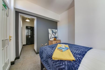 1 bedroom in a house share to rent - Photo 2