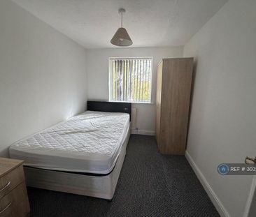 4 bedroom terraced house to rent - Photo 5