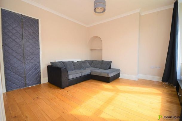 3 bedroom end of terrace house to rent - Photo 1
