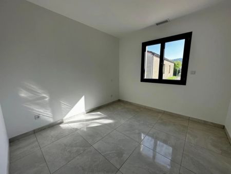 A VILLENEUVE SUR LOT, MAISON NEUVE T4 DE PLAIN PIED AVEC JA - Photo 3